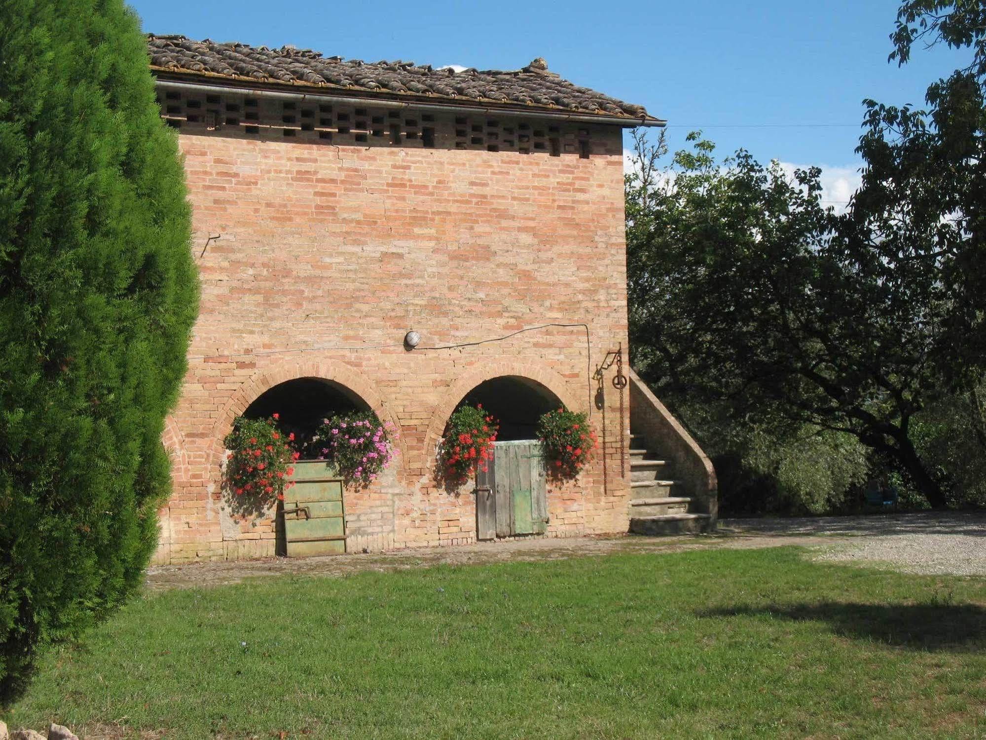 Agriturismo La Torretta Costalpino Bagian luar foto